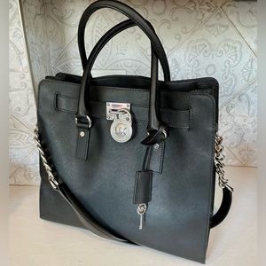 Michael Kors - Hamilton Padlock Bag in Black Saffiano Leather